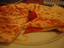 Fot. miszelka golonka, Tortilla z serem i salami