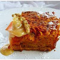 Soczyście marchewkowe z orzechową strużką