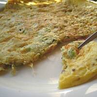 Pikantny serowy omlet