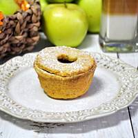 Kruche babeczki z budyniem i jabłkami