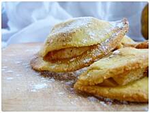 Fot. OstraNaSłodko, Jabłkowe pierożki z cynamonem