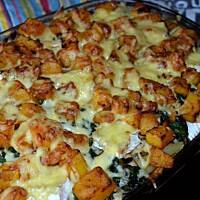 Makaronowa zapiekanka z dynią, pieczarkami i szpinakiem