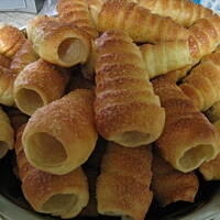 Rurki z bitą śmietaną i/lub ptasim mleczkiem