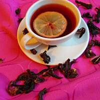 Hibiskusowa herbata z cytryną