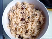 Fot. Anna Z, Kasza jaglana z jabłkami i rodzynkami