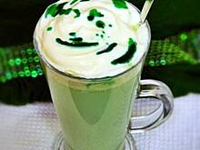 Fot. Mloda, Biała czekolada miętowa na gorąco