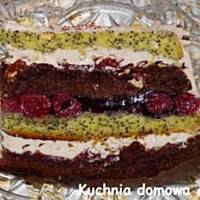 Tort kakaowo-makowy z masą kawową i z wiśniami