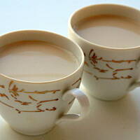 Herbata z przyprawami i mleczkiem migdałowym