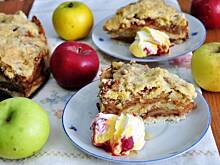 Fot. MIENTA, Szarlotka sypana