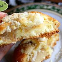 Mini-bułeczki drożdżowe z jabłkami i cynamonem