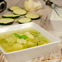 Zupa kalafiorowo cukiniowa