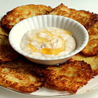 Placki ziemniaczano - jabłkowe z kremem cynamonowym