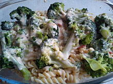 Fot. blackrose4u, Zapiekanka makaronowa z salami i brokułem