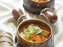 Fot. aczp, Pikantny gulasz z łososia i krewetek z anansem i mleczkiem kokosowym