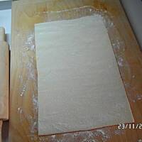 Ciasto francuskie z szynka i serem topionym