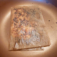 Soczysta pierś drobiowa z ziołami w papirusie