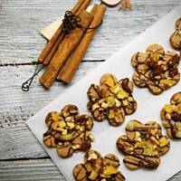 Ciasteczka cynamonowe z bakaliami