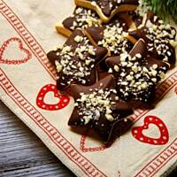 Imbirowe gwiazdki w czekoladzie