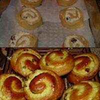 Drożdżówki z serem i rodzynkami