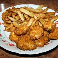 Czosnkowe piersi w chipsach paprykowych