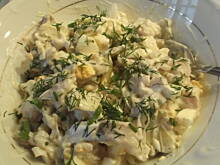 Fot. Aishka, Szybka sałatka śledziowa