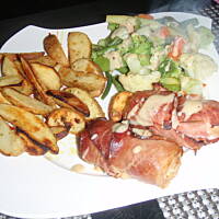 Rolady z serem pleśniowym i suszonymi pomidorami