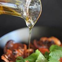 Oliwa aromatyzowana czosnkiem i chili