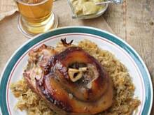 Fot. aczp, Napita golonka z kiszoną kapustą