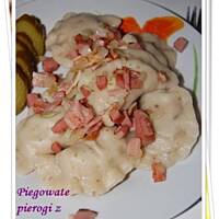 Piegowate pierogi z mięsem drobiowym