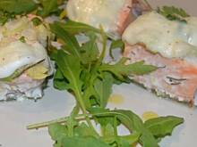 Fot. sebek, Imbirowy łosoś pieczony z rozmarynem, mozzarellą i dymką