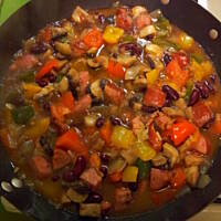 Super potrawka z papryką, pieczarkami i cebulą