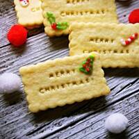 Kruche świąteczne ciasteczka z napisami