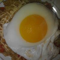 Ryż z papryką i jajkiem sadzonym