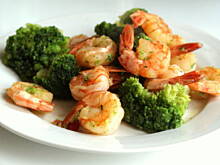 Fot. Barb82, Czosnkowe krewetki z brokułem