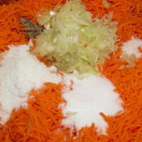 Kiszona marchewka ze słoika do obiadu