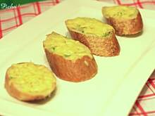 Fot. EmciaPichci, Pieczywko czosnkowe z serem