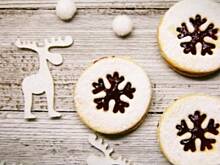 Fot. APM, Kruche ciasteczka z dżemem wiśniowym