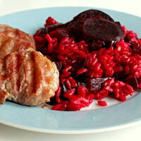 Buraczkowe risotto z polędwiczkami w szynce prosciutto