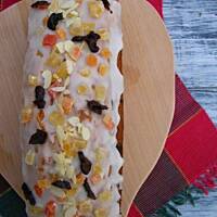 Keks najeżony bakaliami