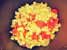 Fot. Konradek, Jesienny gulasz z słodko-kwaśnym ogórkiem