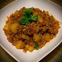 Gulasz z mięsa mielonego z tartą marchewką