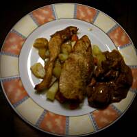 Kurczak pieczony z sosem pieczarkowym