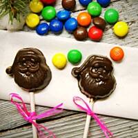 Mikołajowe lizaki z M&M's