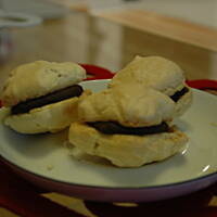 włoskie makaroniki migdałowe z czekoladą