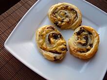 Fot. gosia s, Ślimaczki z ciasta francuskiego z pieczarkami i serem