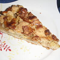 Jabłecznik z karmelizowanymi migdałami i kruszonką