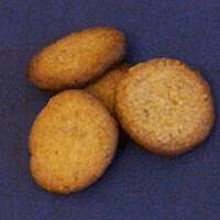 Kruche ciasteczka orzechowe