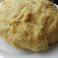 Makowiec z wiśniami.