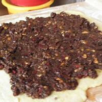 Makowiec z wiśniami.