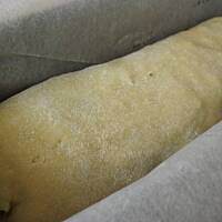 Makowiec z wiśniami.